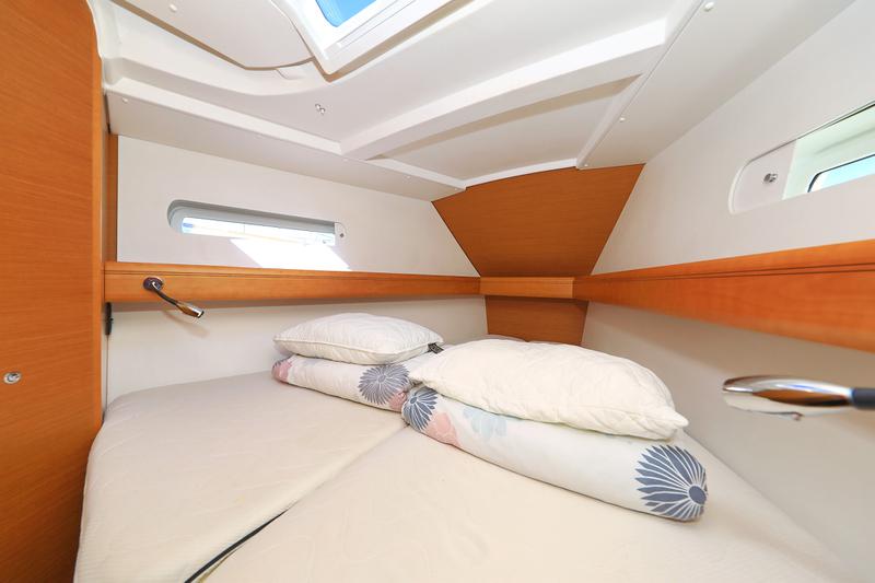 Book yachts online - sailboat - Sun Odyssey 449 - Canne Bleue - rent