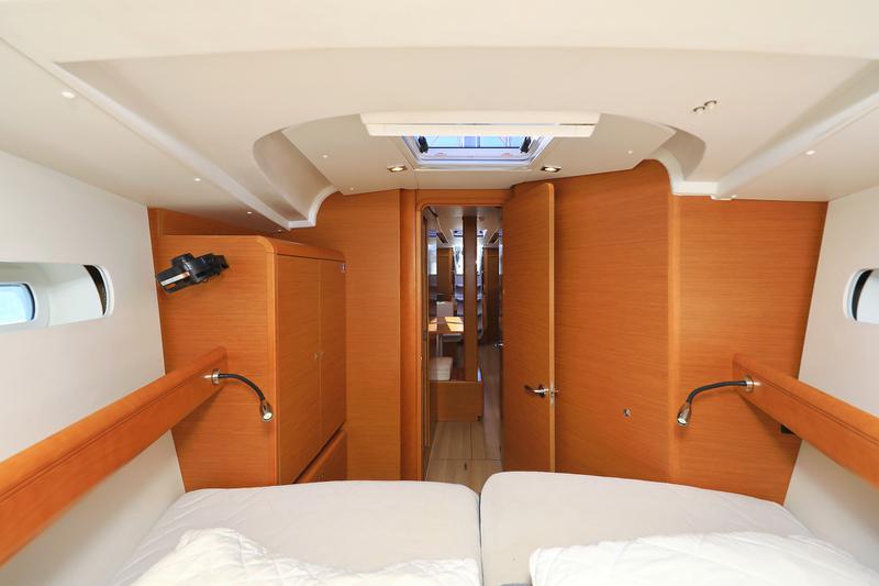 Book yachts online - sailboat - Sun Odyssey 449 - Canne Bleue - rent