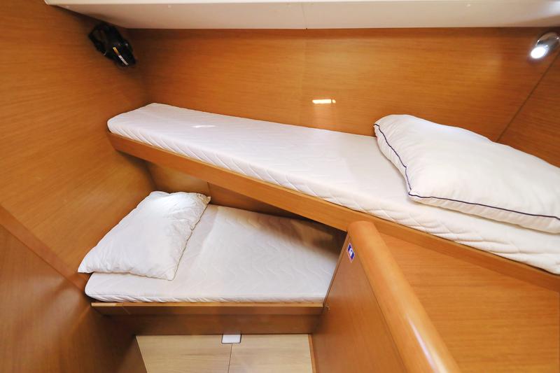 Book yachts online - sailboat - Sun Odyssey 449 - Canne Bleue - rent