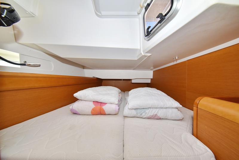 Book yachts online - sailboat - Sun Odyssey 449 - Canne Bleue - rent