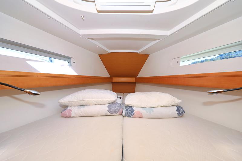 Book yachts online - sailboat - Sun Odyssey 449 - Canne Bleue - rent