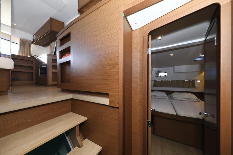 Book yachts online - catamaran - Lagoon 42 - Fleur de Sel - rent
