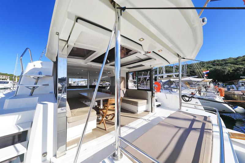 Book yachts online - catamaran - Bali 4.1 - Alinator III - rent