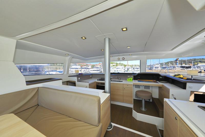 Book yachts online - catamaran - Bali 4.1 - Alinator III - rent