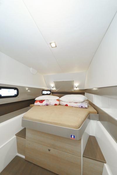 Book yachts online - catamaran - Bali 4.1 - Alinator III - rent