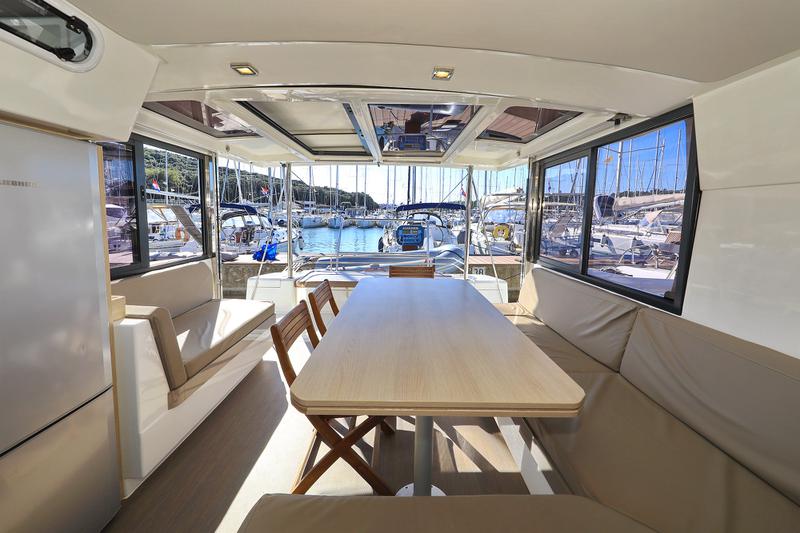 Book yachts online - catamaran - Bali 4.1 - Alinator III - rent