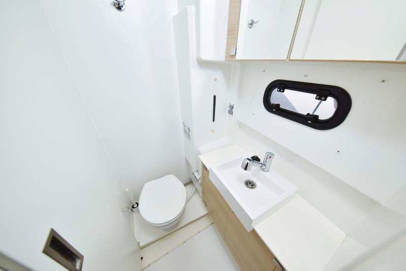 Book yachts online - catamaran - Bali 4.1 - Alinator III - rent