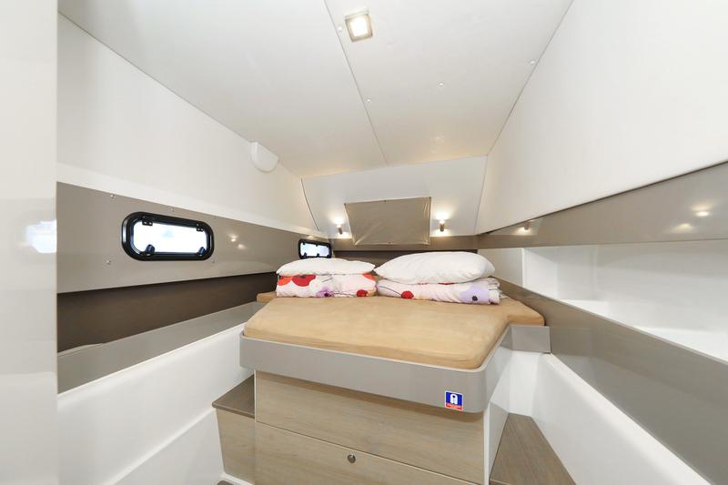 Book yachts online - catamaran - Bali 4.1 - Alinator III - rent