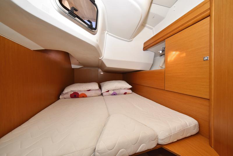 Book yachts online - sailboat - Sun Odyssey 44 i - Sveamare - rent