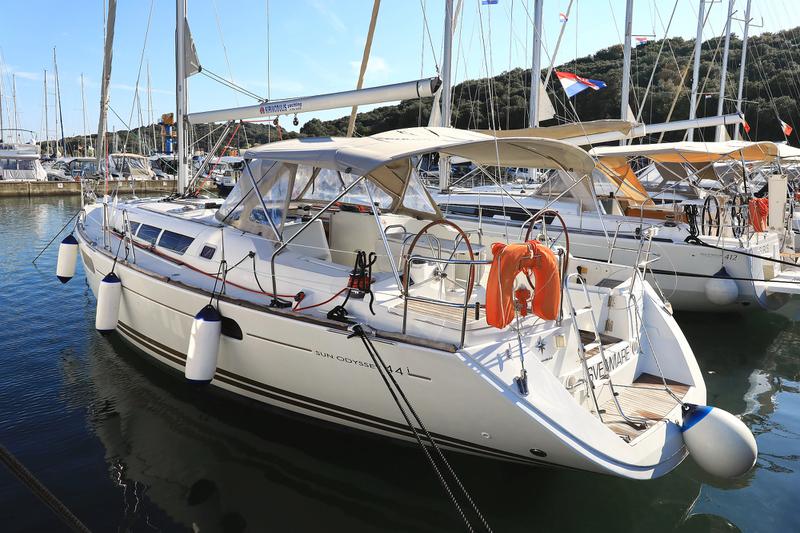 Book yachts online - sailboat - Sun Odyssey 44 i - Sveamare - rent