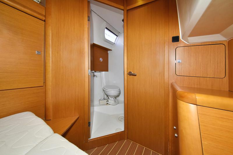 Book yachts online - sailboat - Sun Odyssey 44 i - Sveamare - rent