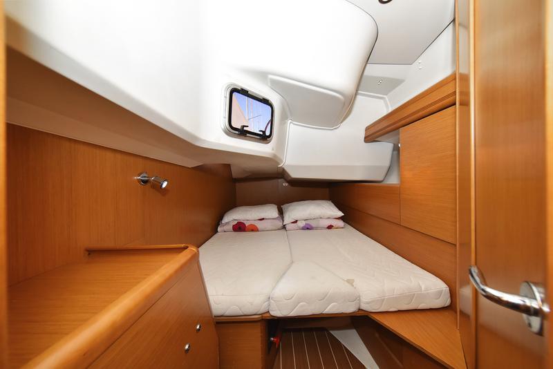 Book yachts online - sailboat - Sun Odyssey 44 i - Sveamare - rent