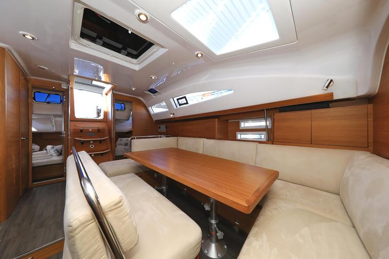 Book yachts online - sailboat - Elan 45.1 Impression 3 cabins 2 heads - Ianira - rent