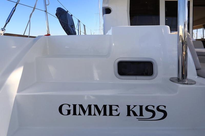 Book yachts online - catamaran - Lagoon 40 - GIMME KISS - rent