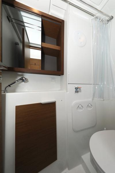 Book yachts online - catamaran - Lagoon 40 - GIMME KISS - rent
