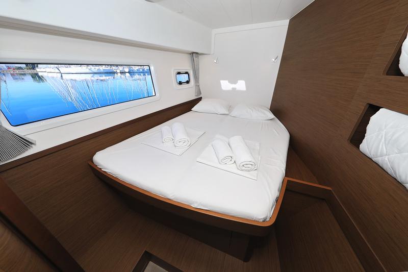 Book yachts online - catamaran - Lagoon 42 - CUZAMEN - rent