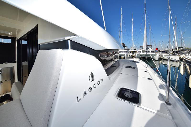 Book yachts online - catamaran - Lagoon 42 - CUZAMEN - rent