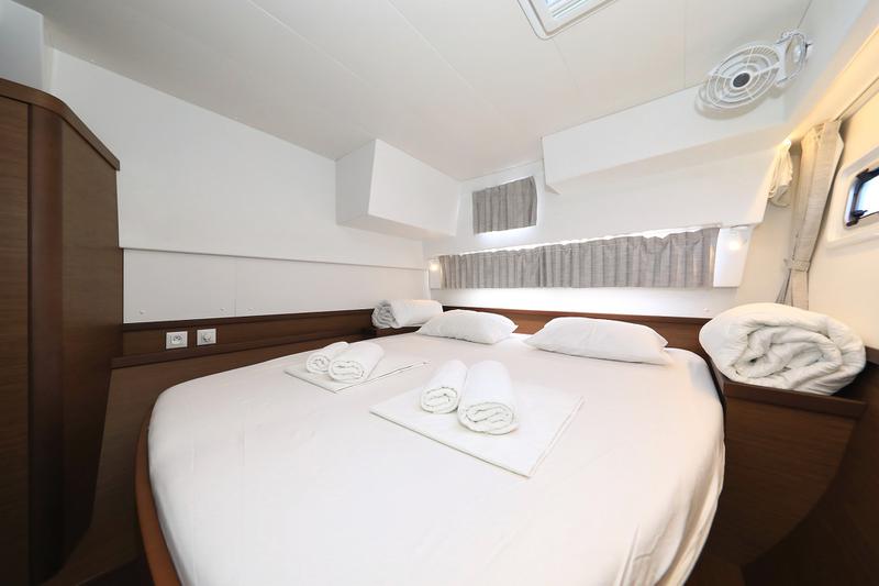 Book yachts online - catamaran - Lagoon 42 - CUZAMEN - rent