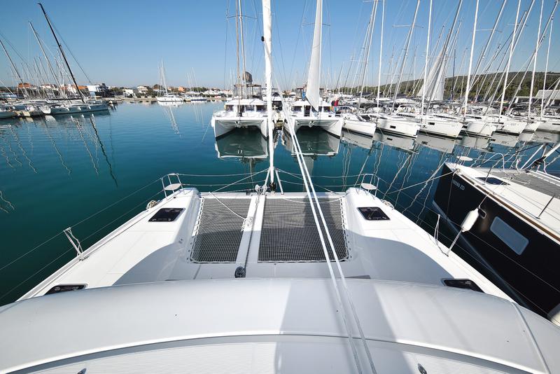 Book yachts online - catamaran - Lagoon 42 - CUZAMEN - rent
