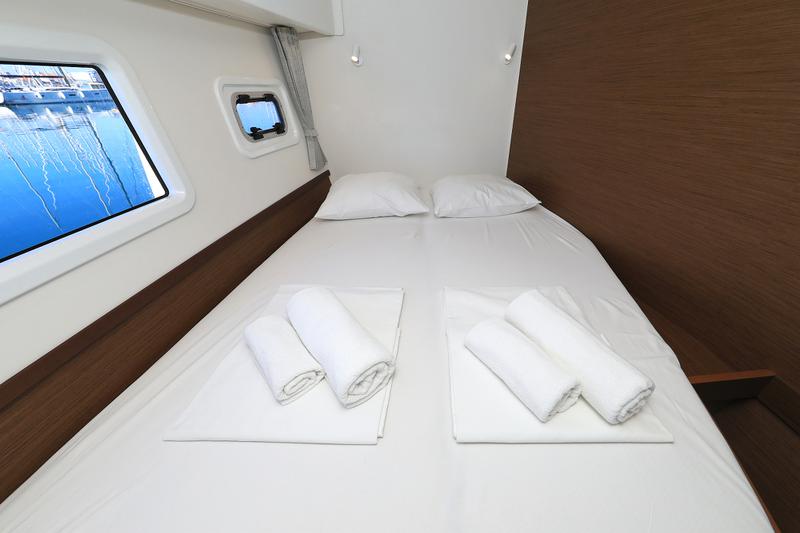Book yachts online - catamaran - Lagoon 42 - CUZAMEN - rent