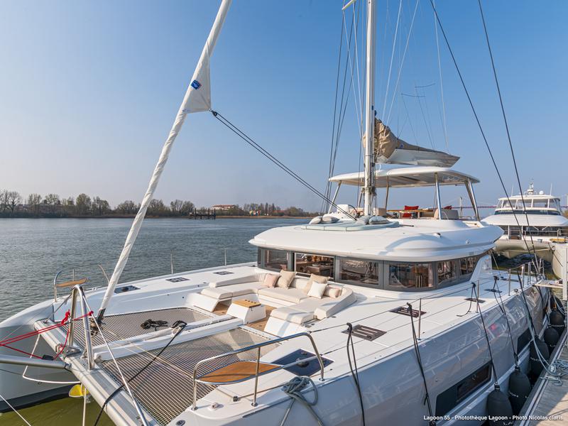 Book yachts online - catamaran - Lagoon 55 (2022) luxury owner version - PRINCESS S - rent