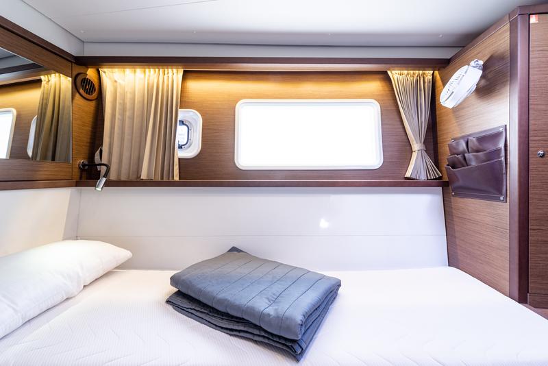 Book yachts online - catamaran - Lagoon 450 F - Wander - A/C- GEN &amp; WATERMAKER - rent