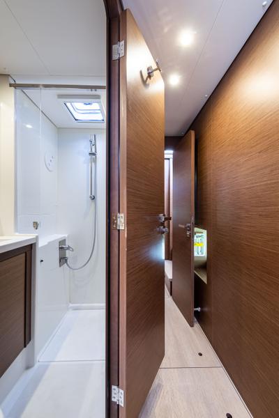 Book yachts online - catamaran - Lagoon 450 F - Wander - A/C- GEN &amp; WATERMAKER - rent