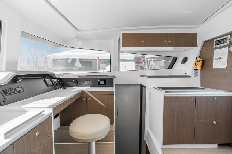 Book yachts online - catamaran - Bali 4.1 - 11 - ZEUS - rent