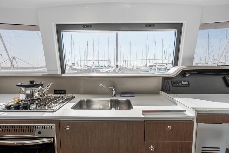 Book yachts online - catamaran - Bali 4.1 - 11 - ZEUS - rent