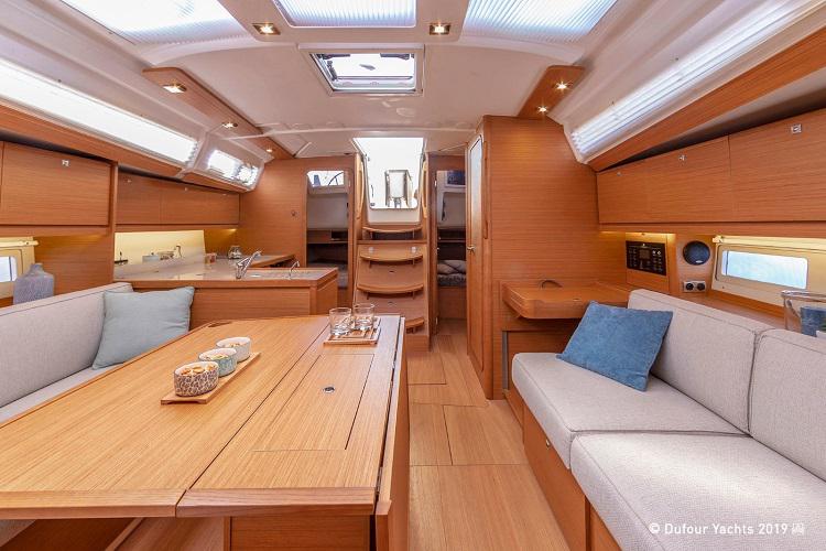 Book yachts online - sailboat - Dufour 390 - La Luz - rent