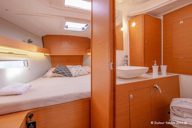 Book yachts online - sailboat - Dufour 390 - La Luz - rent