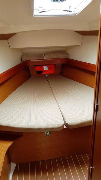 Book yachts online - sailboat - Sun Odyssey 42 i - Mila - rent