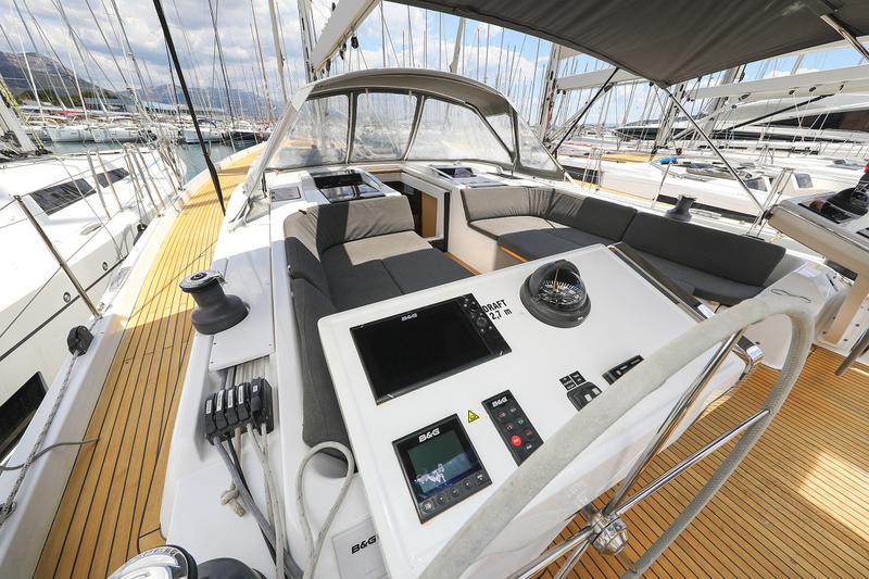 Book yachts online - sailboat - Hanse 588 - Stardust I - rent