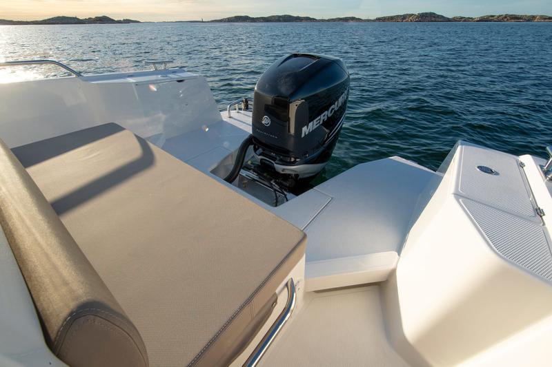 Book yachts online - motorboat - Nimbus Commuter 9 - STICH - rent