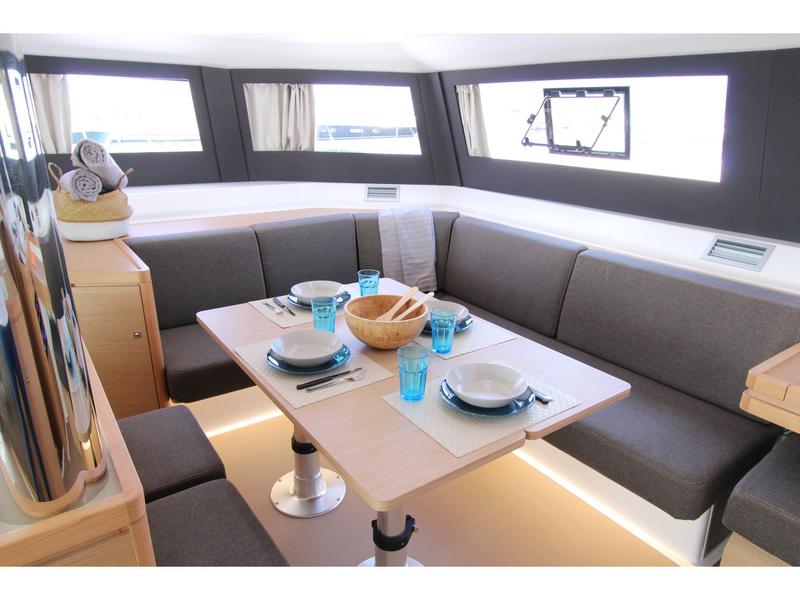 Book yachts online - catamaran - Dufour Catamaran 48 - Amelie - rent