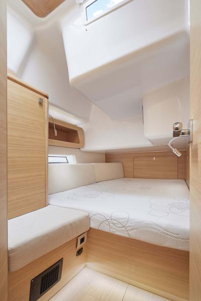 Book yachts online - sailboat - Elan GT6 - Elan GT 6 Porsche Design with AC and Generator - rent