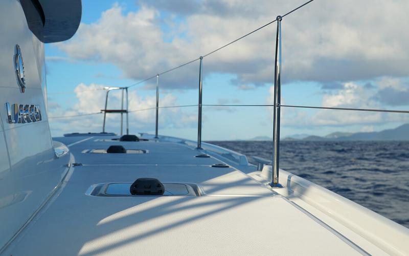 Book yachts online - catamaran - Lagoon 42 - HeyBlue - rent