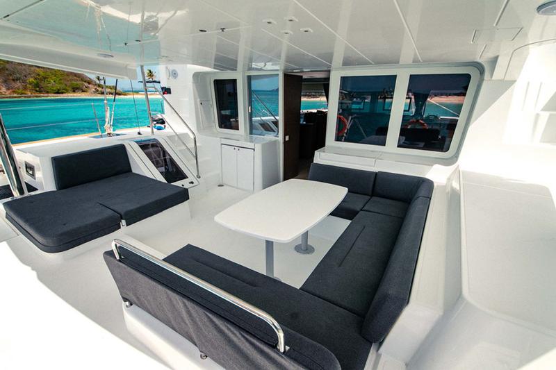 Book yachts online - catamaran - Lagoon 52F - AKANA - rent