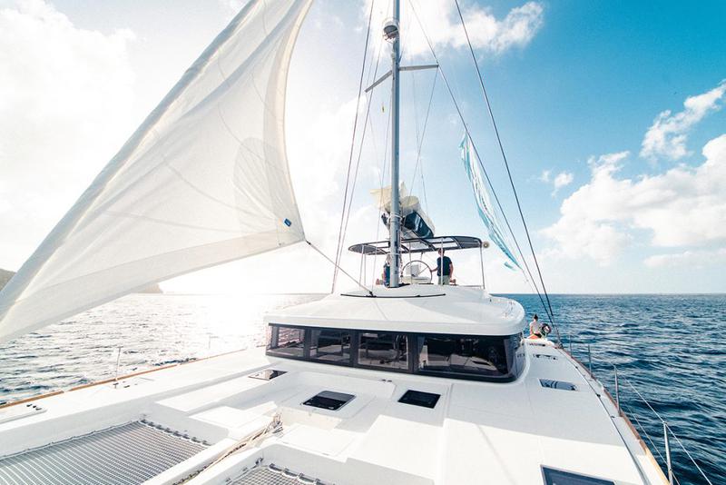 Book yachts online - catamaran - Lagoon 52F - AKANA - rent
