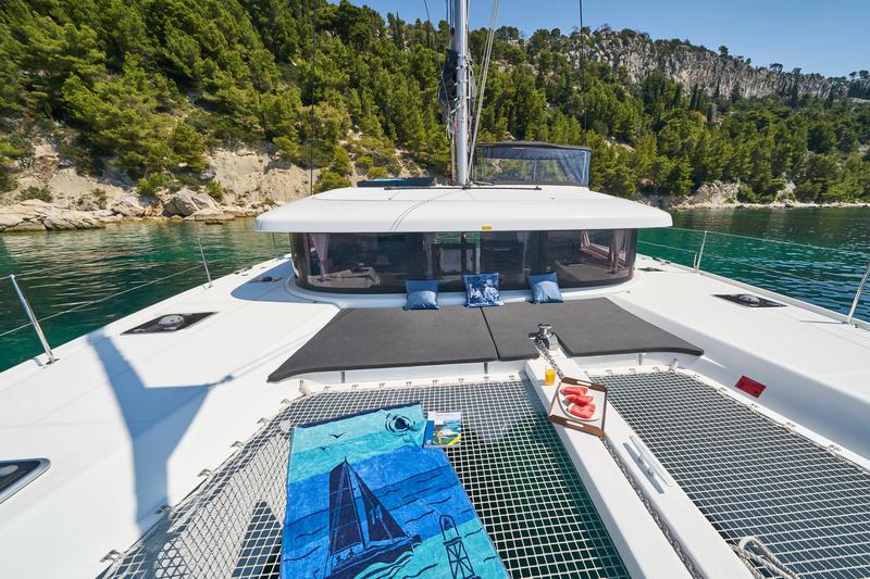 Book yachts online - catamaran - Lagoon 42 - AURA Luxury Crewed [AC saloon+cabins, Icemaker, Sea Scooter, Dinghy 20 HP] - rent