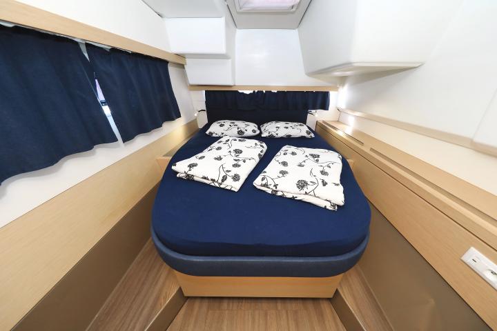 Book yachts online - catamaran - Lucia 40 - Floreanne - rent