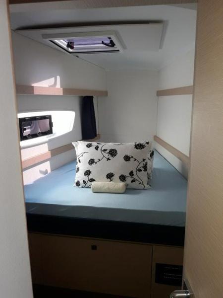 Book yachts online - catamaran - Lucia 40 - Floreanne - rent