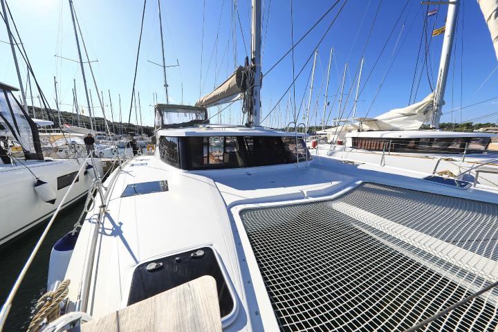 Book yachts online - catamaran - Lucia 40 - Floreanne - rent