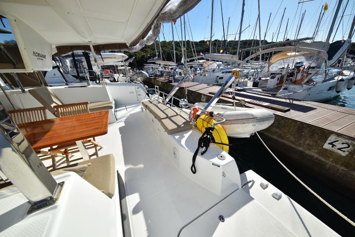 Book yachts online - catamaran - Lucia 40 - Floreanne - rent