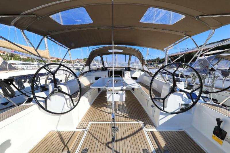 Book yachts online - sailboat - Sun Odyssey 519 - Bora - rent