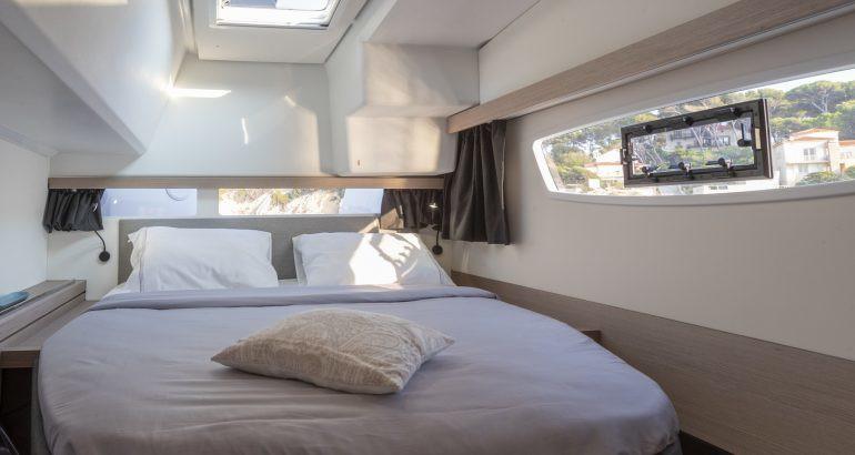 Book yachts online - catamaran - Isla 40 - Joy - rent
