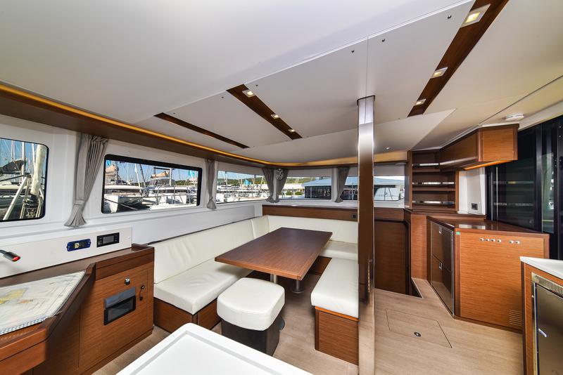 Book yachts online - catamaran - Lagoon 46 - MIDLIFE CRISIS Air Condition Generator Watermaker - rent