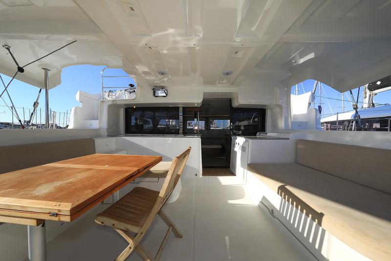 Book yachts online - catamaran - Lagoon 46 - MIDLIFE CRISIS Air Condition Generator Watermaker - rent