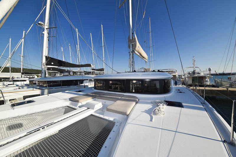Book yachts online - catamaran - Lagoon 46 - MIDLIFE CRISIS Air Condition Generator Watermaker - rent