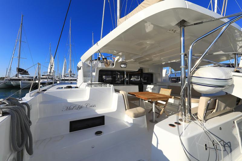 Book yachts online - catamaran - Lagoon 46 - MIDLIFE CRISIS Air Condition Generator Watermaker - rent